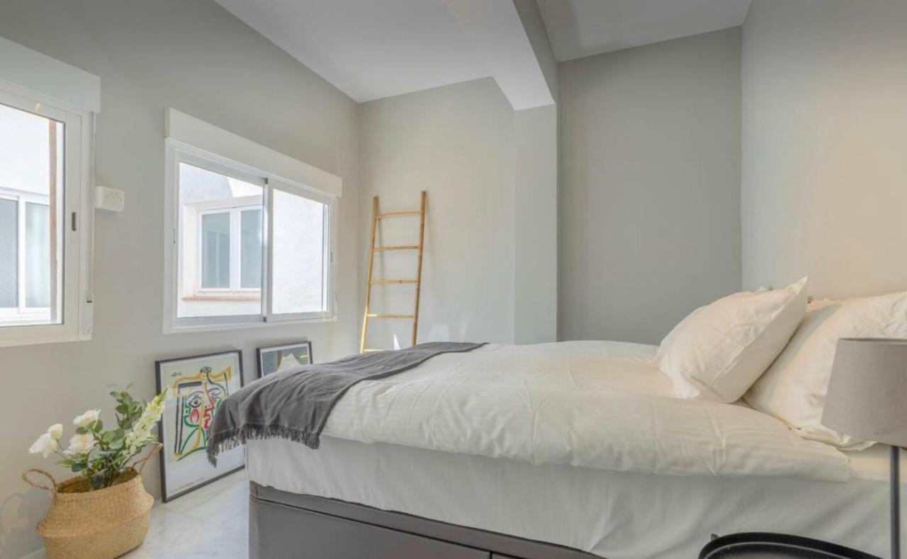 Pedregalejo & Premium 8pax Malaga